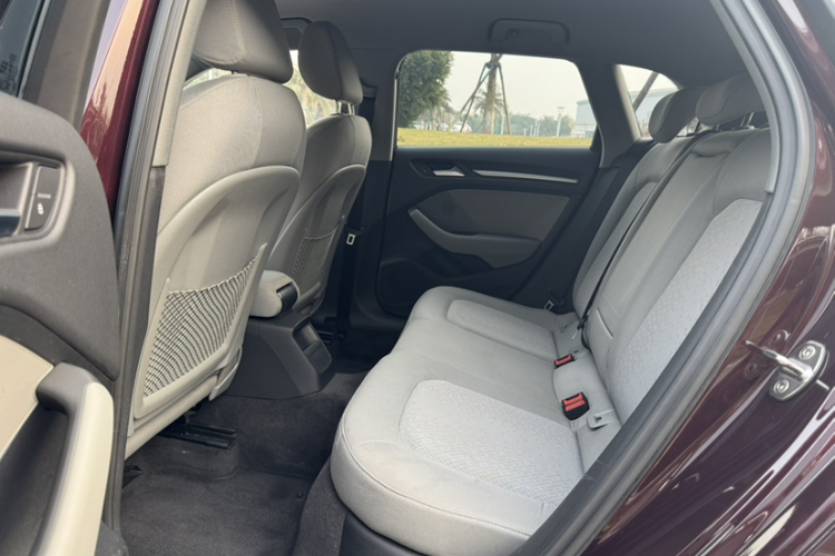 奥迪A3 2018款 30周年年型 Sportback 35 TFSI 进取型车身外观6006