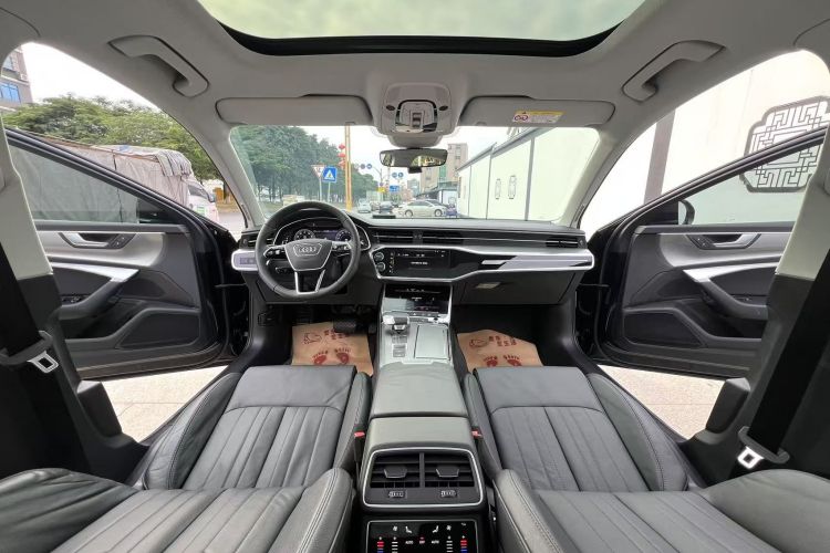 奥迪A6L 2020款 45 TFSI quattro 臻选致雅型中控内饰7003