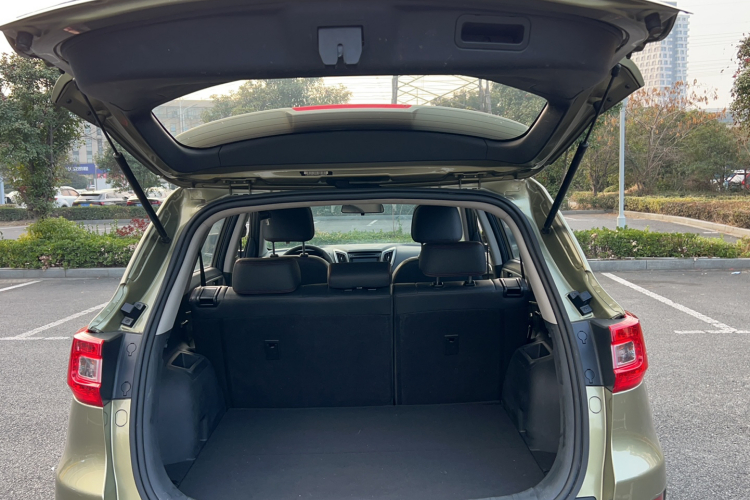 长安CS75 2016款 1.8T 自动精英型 国V局部细节23