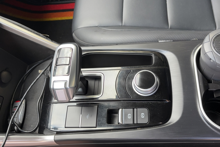 长城 炮 2021款 2.0T商用版自动柴油四驱精英型长箱GW4D20M中控内饰7006