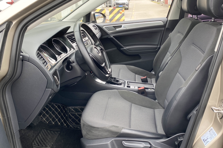 大众 高尔夫 2018款 230TSI 自动舒适型中控内饰7006
