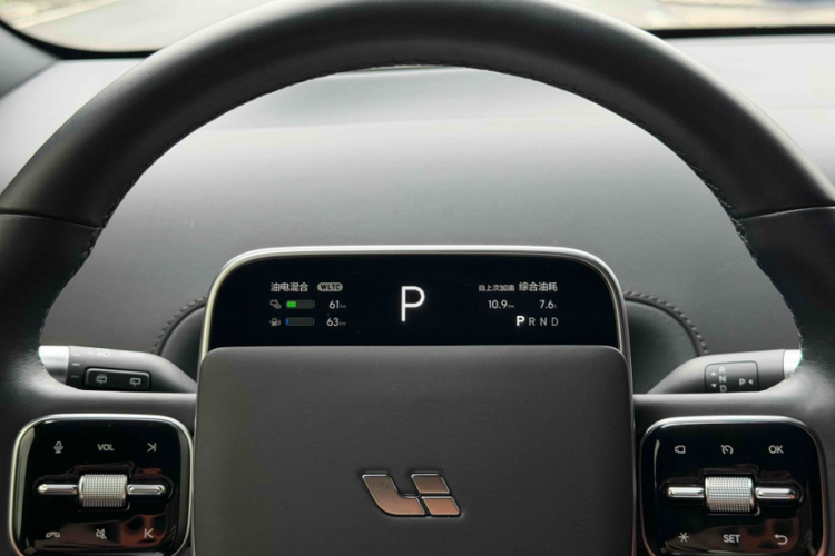 理想汽车 理想L7 2023款 Pro中控内饰7006