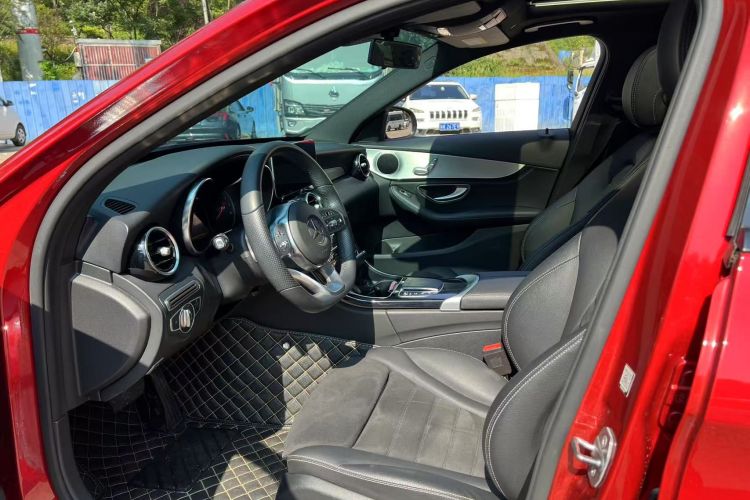 奔驰C级 2019款 C 260 运动版中控内饰7003