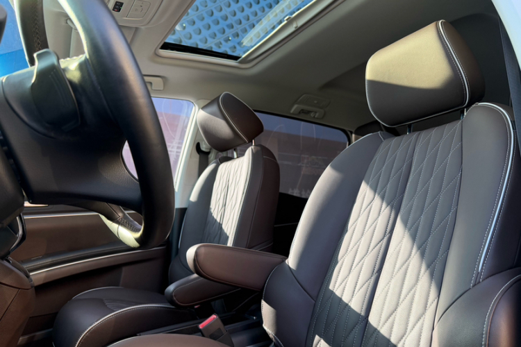 别克GL8 2021款 陆上公务舱 652T 豪华型中控内饰7005