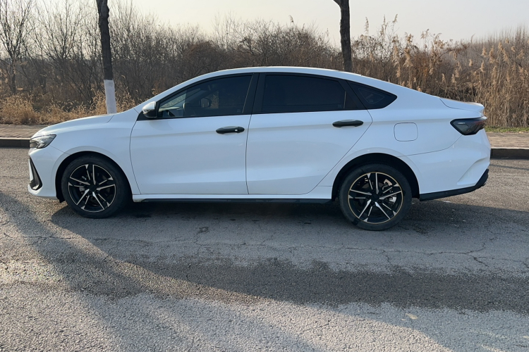 吉利汽车 2022款 缤瑞COOL 1.5T DCT风驰版车身外观6007