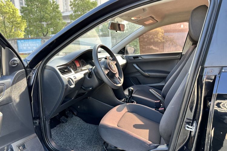 大众 桑塔纳 2015款 1.6L 手动风尚版中控内饰7002