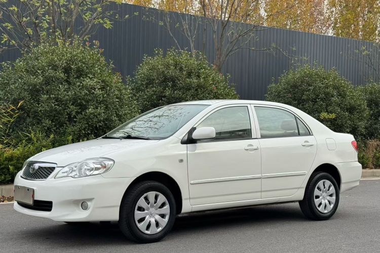 丰田 花冠 2011款 1.6L 自动经典版车身外观1