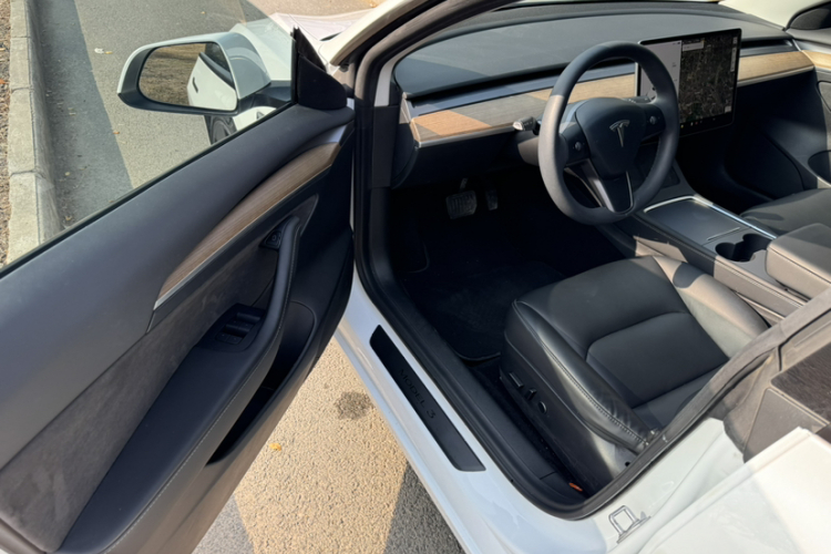 特斯拉 Model 3 2021款 改款 标准续航后驱升级版 3D1中控内饰7004