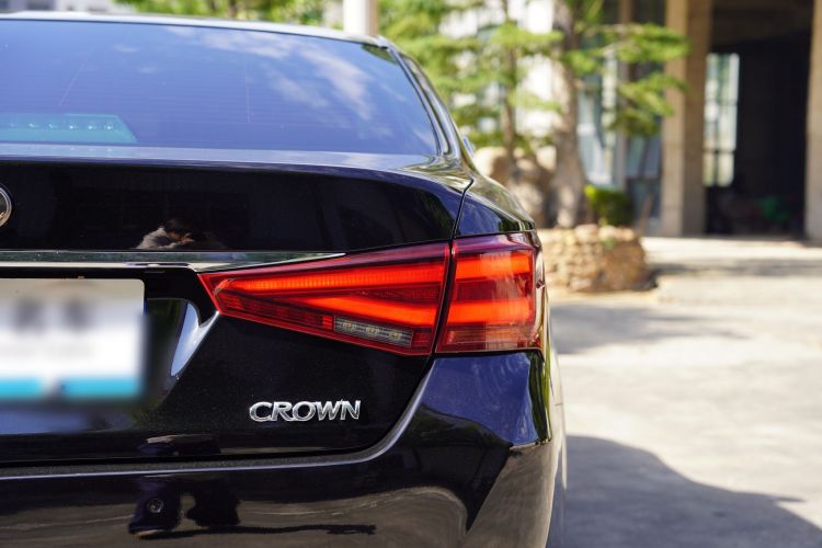 丰田 皇冠 2015款 2.0T 时尚版车身外观6005