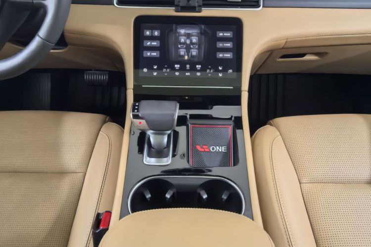 理想汽车 理想ONE 2021款 增程6座版中控内饰7003