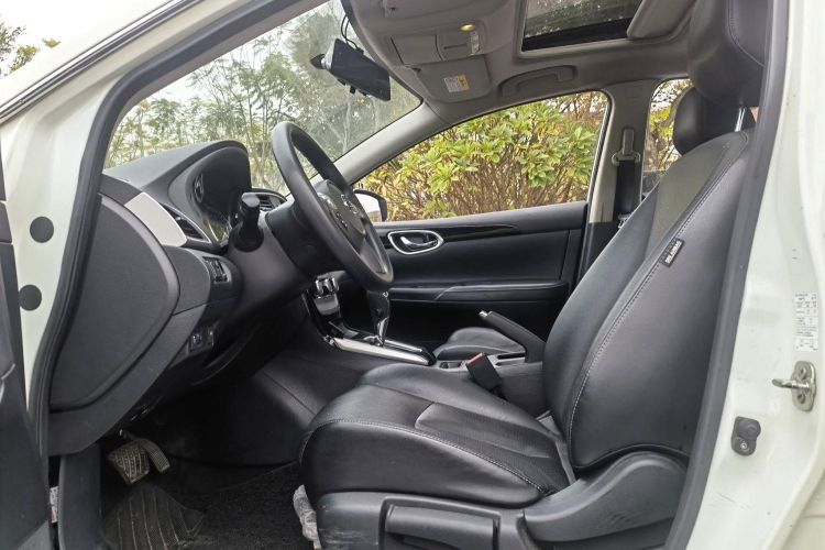 日产 轩逸 2016款 1.6XL  CVT尊享版中控内饰7003