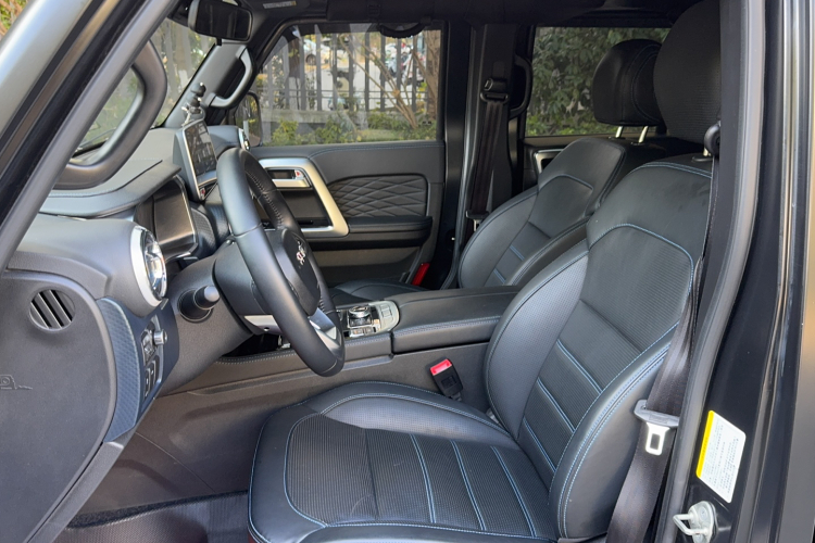 北京越野 北京BJ40 2021款 2.0D 自动四驱刀锋英雄版侠客型局部细节19