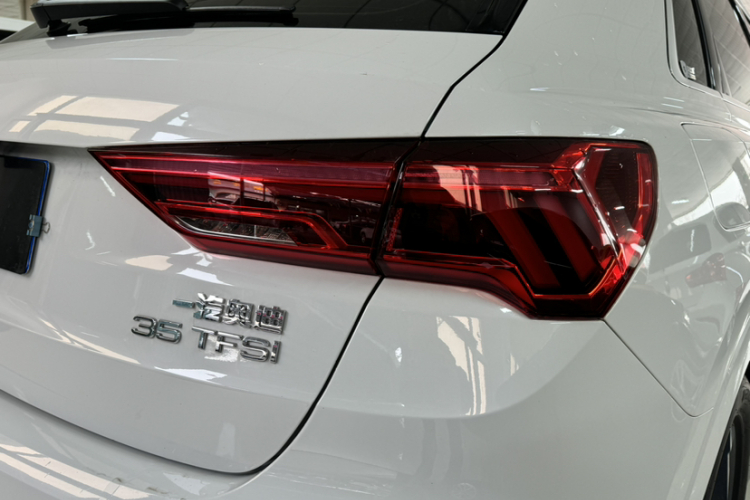 奥迪Q3 2024款 35 TFSI 时尚动感型车身外观6013