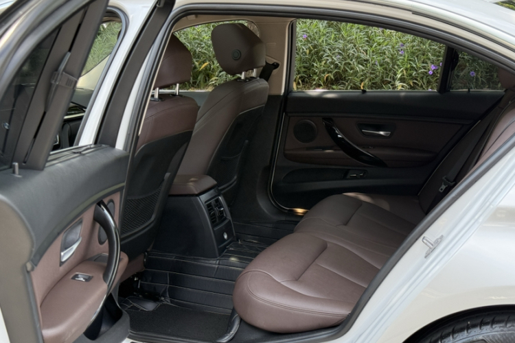 宝马3系 2018款 320Li 时尚型中控内饰7006