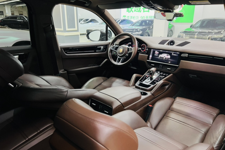 保时捷 2019款 Cayenne 3.0T中控内饰7007