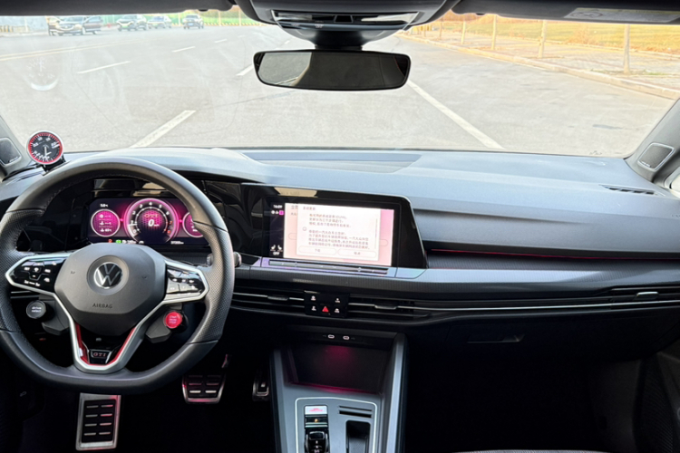 大众 高尔夫GTI 2021款 380TSI DSG GTI中控内饰7009