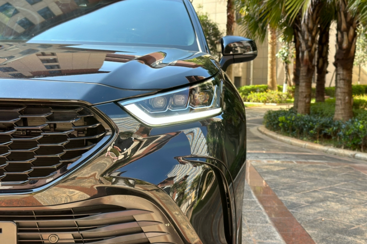 丰田 皇冠陆放 2024款 2.5L HEV四驱尊贵版车身外观6009