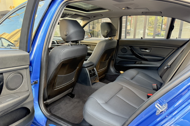 宝马3系 2017款 320Li M运动型中控内饰7001