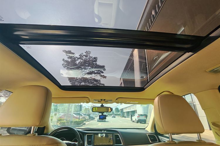 丰田 汉兰达 2017款 2.0T 四驱豪华版 7座中控内饰7002