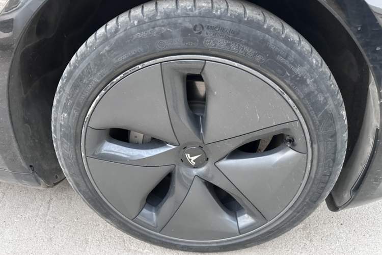 特斯拉 Model 3 2020款 改款 标准续航后驱升级版车身外观6006