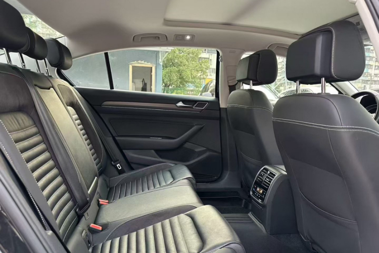 大众 迈腾 2020款 330TSI DSG 领先型中控内饰7003