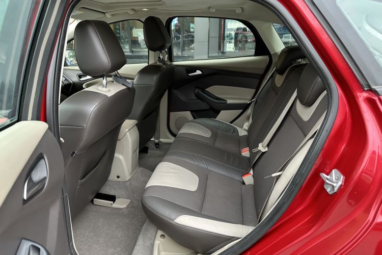 福特 福克斯 2012款 两厢 1.6L 手动风尚型中控内饰7003