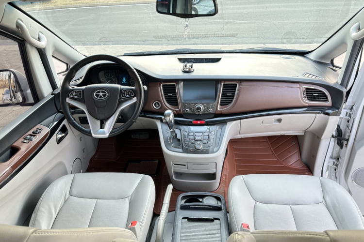 江汽集团 瑞风M5 2016款 2.0T 汽油自动公务版中控内饰7006