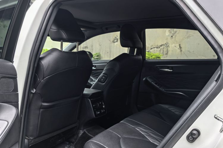 丰田 亚洲龙 2019款 双擎 2.5L XLE尊贵版 国VI中控内饰7003