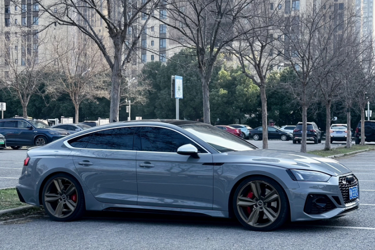 奥迪RS 5 2021款 RS 5 2.9T Sportback 暗金版车身外观6002