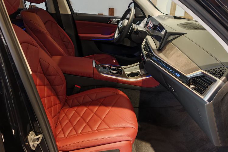 宝马X5 2023款 xDrive 30Li 尊享型M运动曜夜套装局部细节41