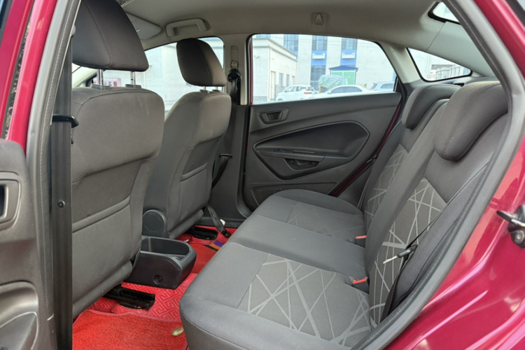 福特 嘉年华 2013款 三厢 1.5L 手动风尚型中控内饰7003