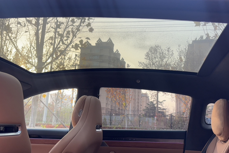 鸿蒙智行 智界R7 2025款 增程 331km Ultra局部细节22