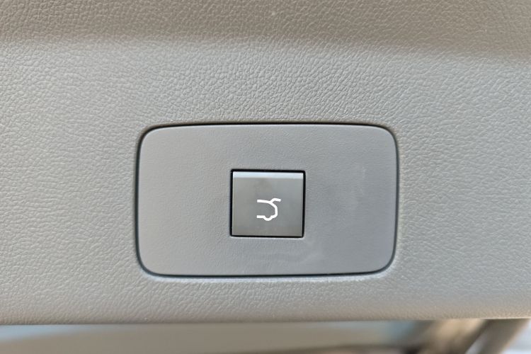 东风奕派 eπ008 2025款 210Max增程版 5座车身外观6009