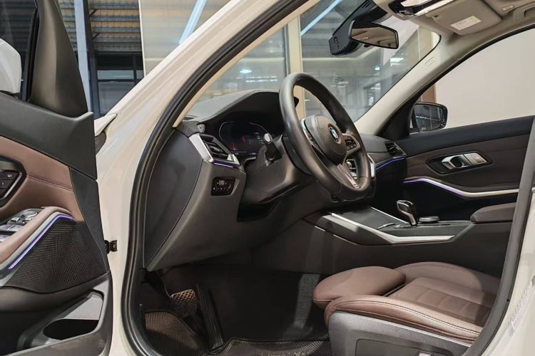 宝马3系 2021款 改款 325i M运动套装局部细节19