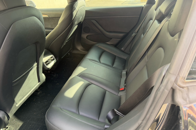 特斯拉 Model 3 2022款 后轮驱动版中控内饰7003