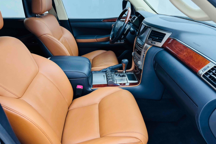 雷克萨斯LX（平行进口）中控内饰7012