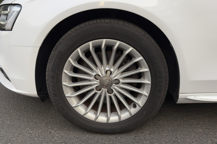 奥迪A4L 2016款 35 TFSI 自动舒适型车身外观6002