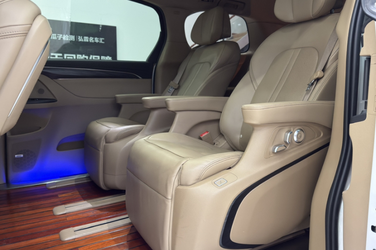 别克GL8 2020款 ES陆尊 653T 旗舰型中控内饰7003