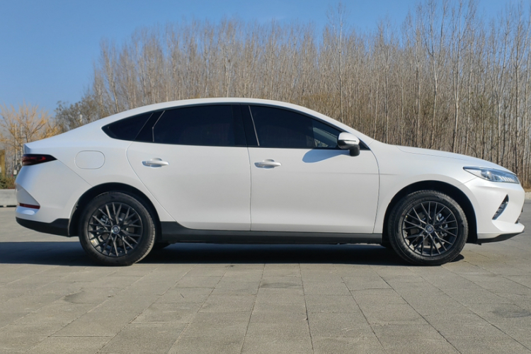 比亚迪 秦PLUS 2025款 EV 智驾版 510KM进取型车身外观6004