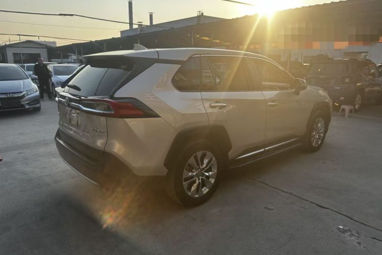 丰田 威兰达 2020款 2.0L CVT四驱豪华版车身外观6004