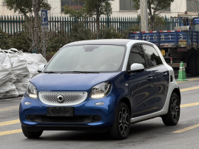 smart forfour 2018款 0.9T 66千瓦先锋版