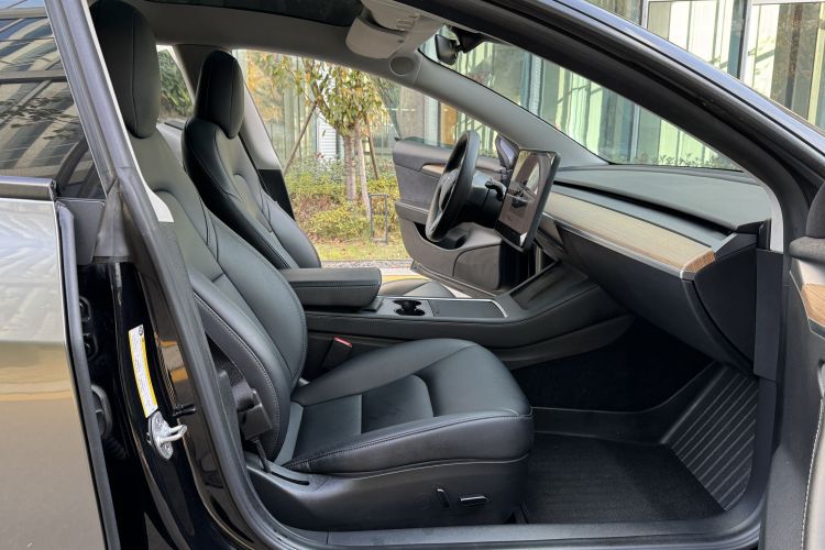 特斯拉 Model 3 2022款 后轮驱动版局部细节41