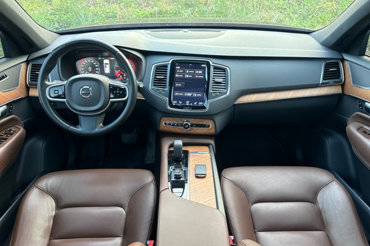 沃尔沃XC90 2022款 B5 智行豪华版 5座中控内饰7001