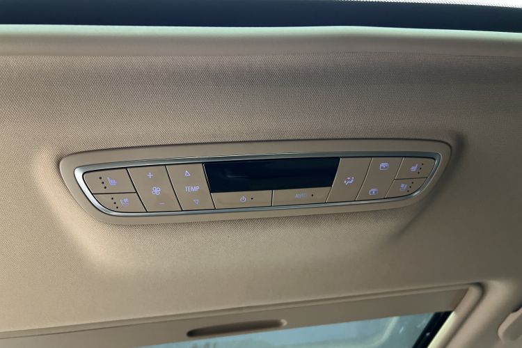 别克GL8 2020款 ES陆尊 653T 豪华型中控内饰7008