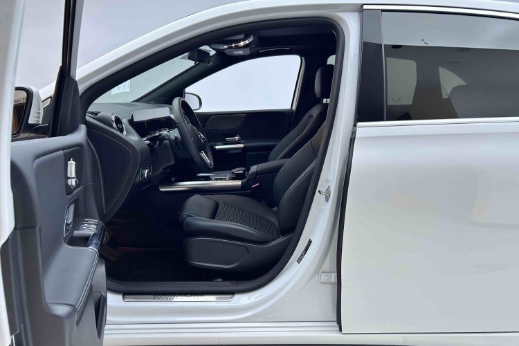 奔驰B级 2022款 改款 B 200 动感型中控内饰7001