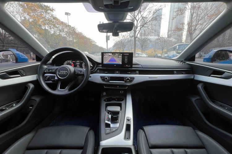奥迪A5 2021款 Sportback 40 TFSI quattro 豪华致雅型中控内饰7001