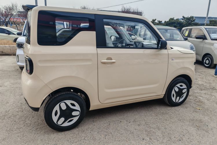 吉利银河 熊猫 2025款 210km 元气熊车身外观6005