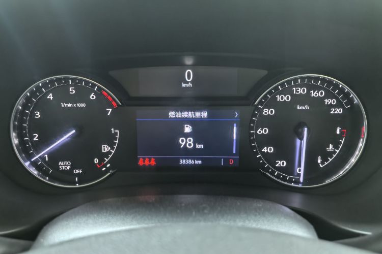 凯迪拉克XT4 2021款 28T 两驱技术型中控内饰15