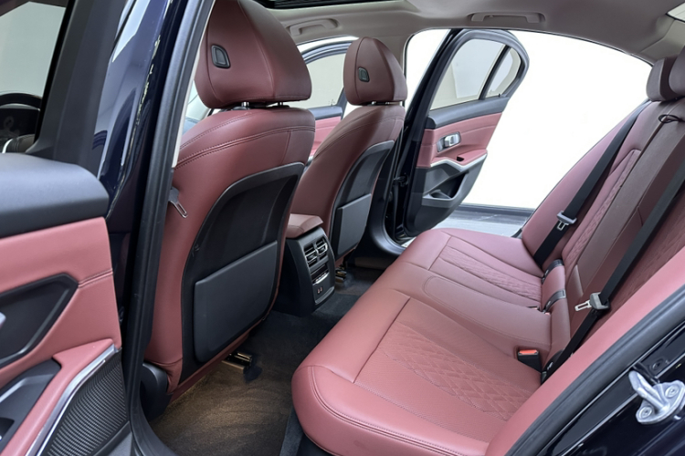 宝马3系 2022款 改款 325i M运动套装中控内饰7002