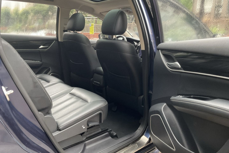 比亚迪 宋MAX 2017款 1.5T 自动智联精英型 7座中控内饰7006